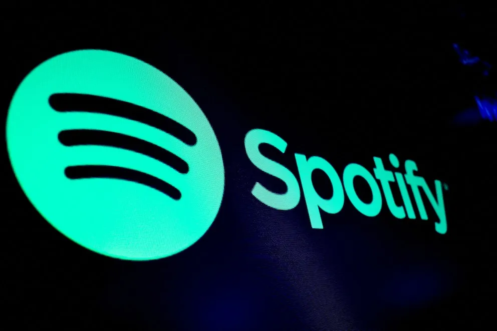 Artistas denuncian: retiran su música, reaparecen copias en streaming gracias a la IA