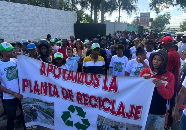 Comunitarios de La Cuaba marchan en apoyo a la instalación de planta de valorización y reciclaje