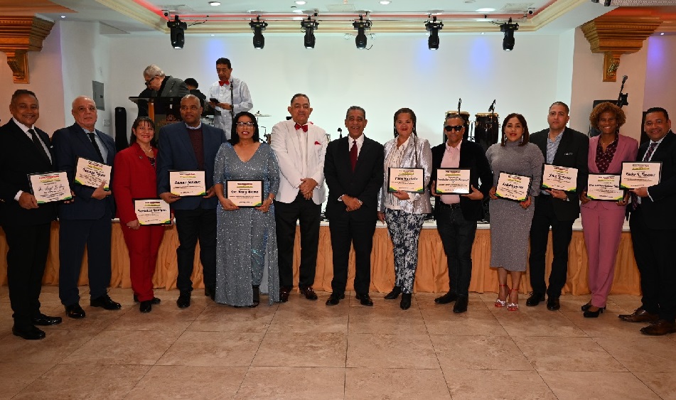 Entregan reconocimientos en una gala en ciudad Nueva York