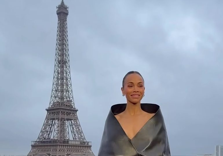 Zoe Saldaña celebra en París el estreno europeo de Avatar: Fire and Ash