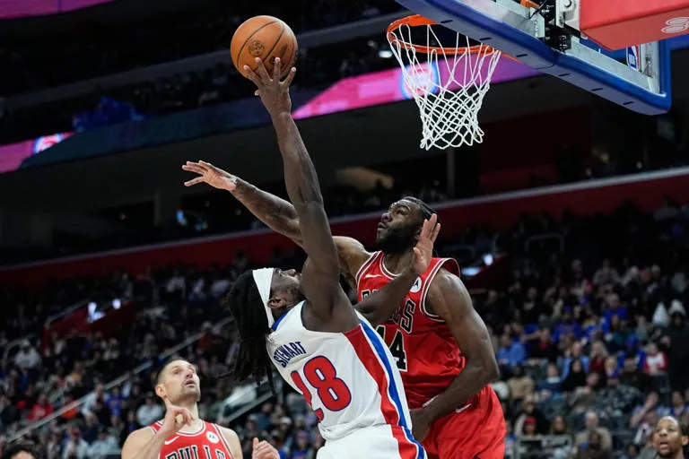 NOCHE DE RÉCORD PARA ISAIAH STEWART: PISTONS DERROTAN A LOS BULLS 108-93