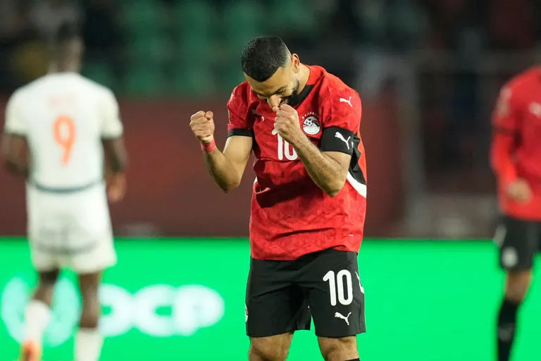 ¡EGIPTO DESTRONA AL CAMPEÓN!: SALAH LIDERA EL PASE A SEMIFINALES Y SE CITARÁ CON SENEGAL