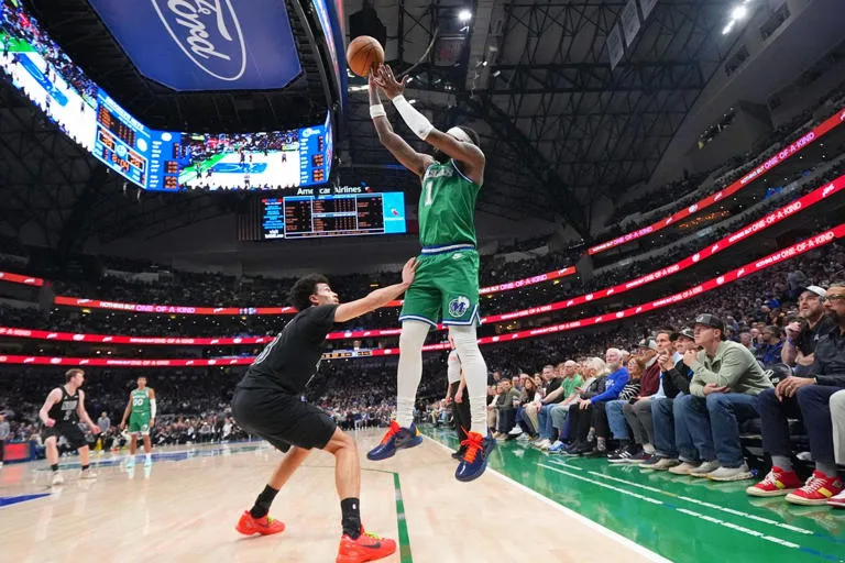 ¡EL FUTURO ES HOY! COOPER FLAGG DOMINA CON 27 PUNTOS Y LLEVA A LOS MAVERICK AL TRIUNFO SOBRE LOS NETS