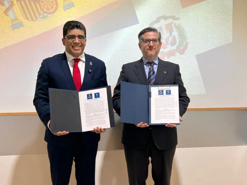 Alcaldía de SDE y Spain Business School acuerdan fortalecer la capacitación municipal