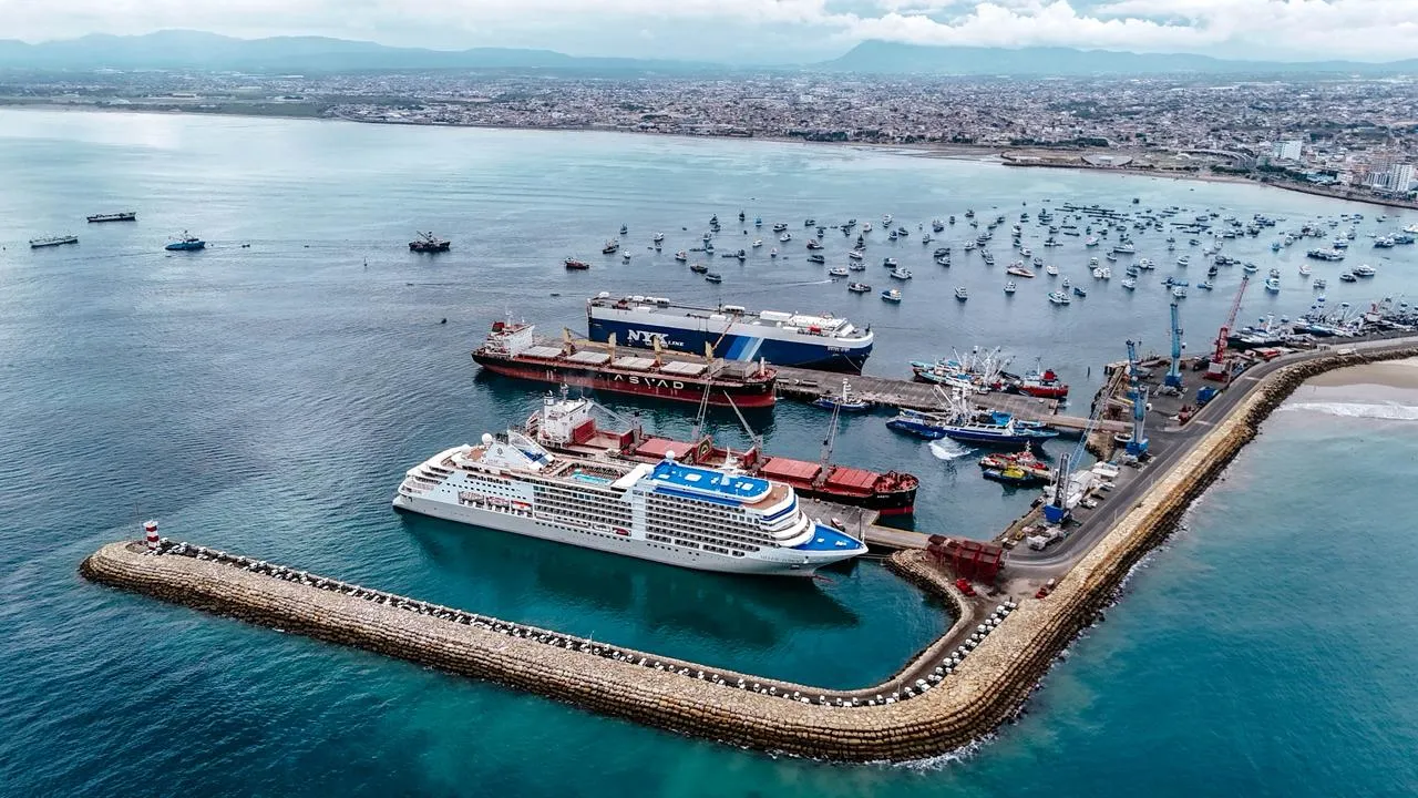 Puerto de Manta recibe al Silver Dawn por primera vez