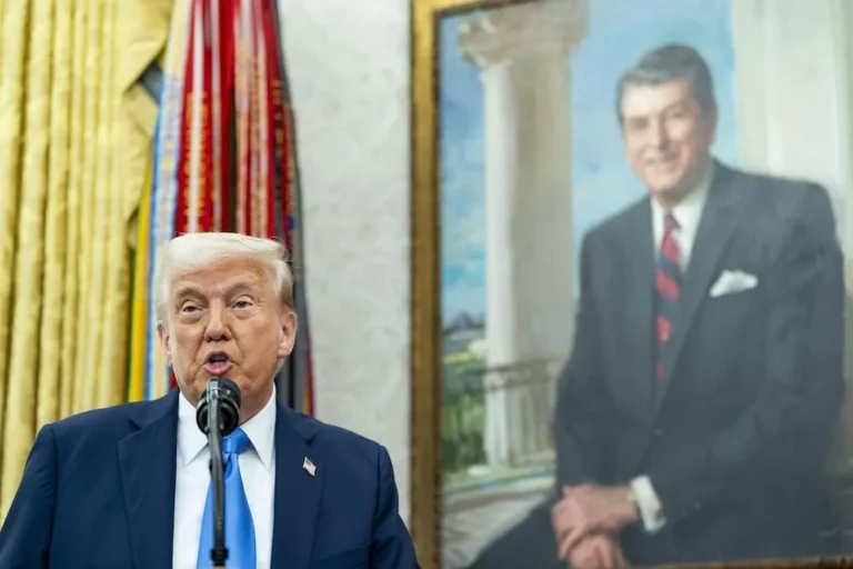 ¡PRESIÓN TOTAL! TRUMP IMPONE ARANCELES A EUROPA PARA FORZAR LA VENTA DE GROENLANDIA