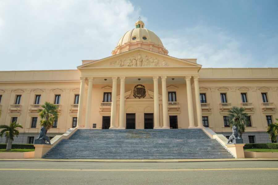 El gobierno establece un luto nacional este domingo debido al fallecimiento de Ramón Alburquerque.