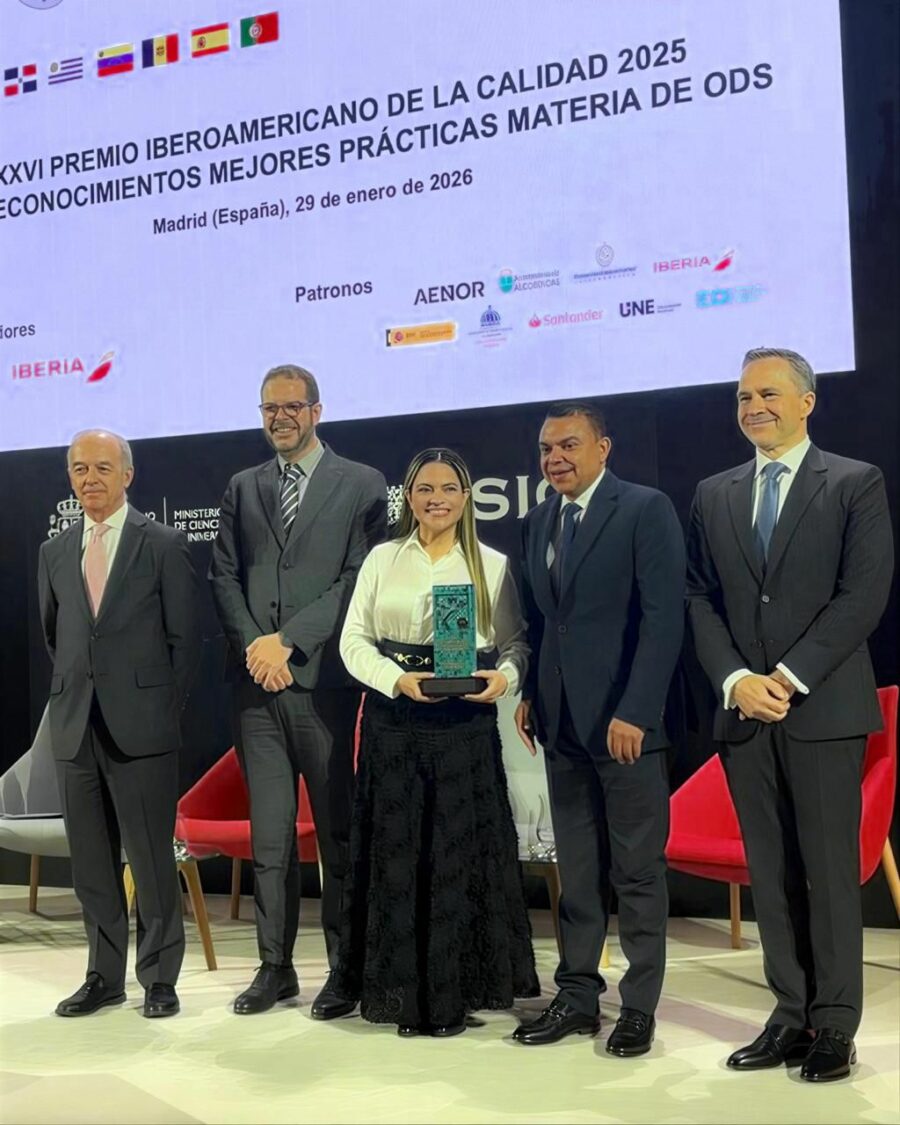 Hospital Hugo Mendoza obtiene el mayor galardón en el Premio Iberoamericano de la Calidad.