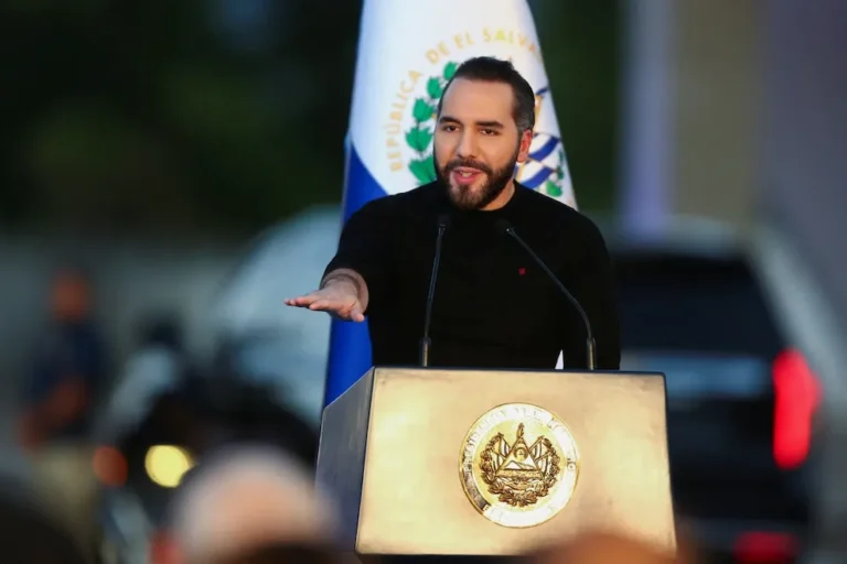 LA "QUINCENA 25": EL NUEVO BONO DE ENERO QUE IMPULSA BUKELE EN EL SALVADOR
