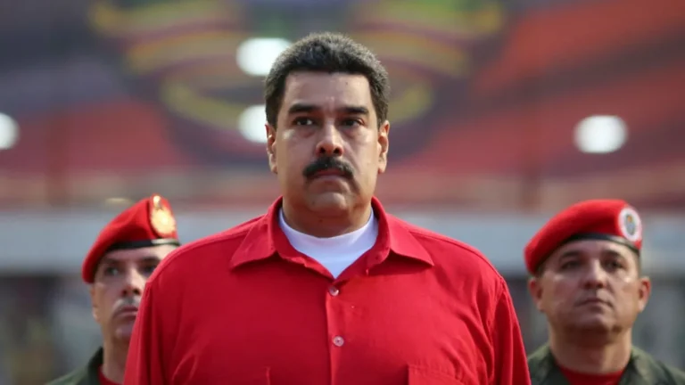 Donald Trump y Nicolás Maduro: El anuncio oficial que confirma la captura y el traslado del líder venezolano fuera de su país