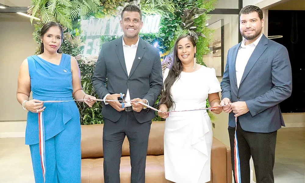 El futuro de las oficinas llega a la capital: OFIT inaugura su moderno Showroom en Santo Domingo