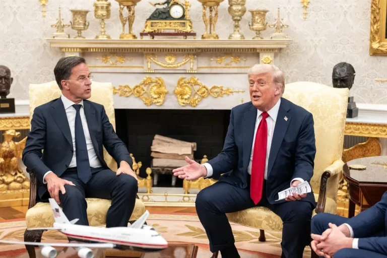 Donald Trump se reunirá con el jefe de la OTAN en Suiza para discutir el futuro de Groenlandia