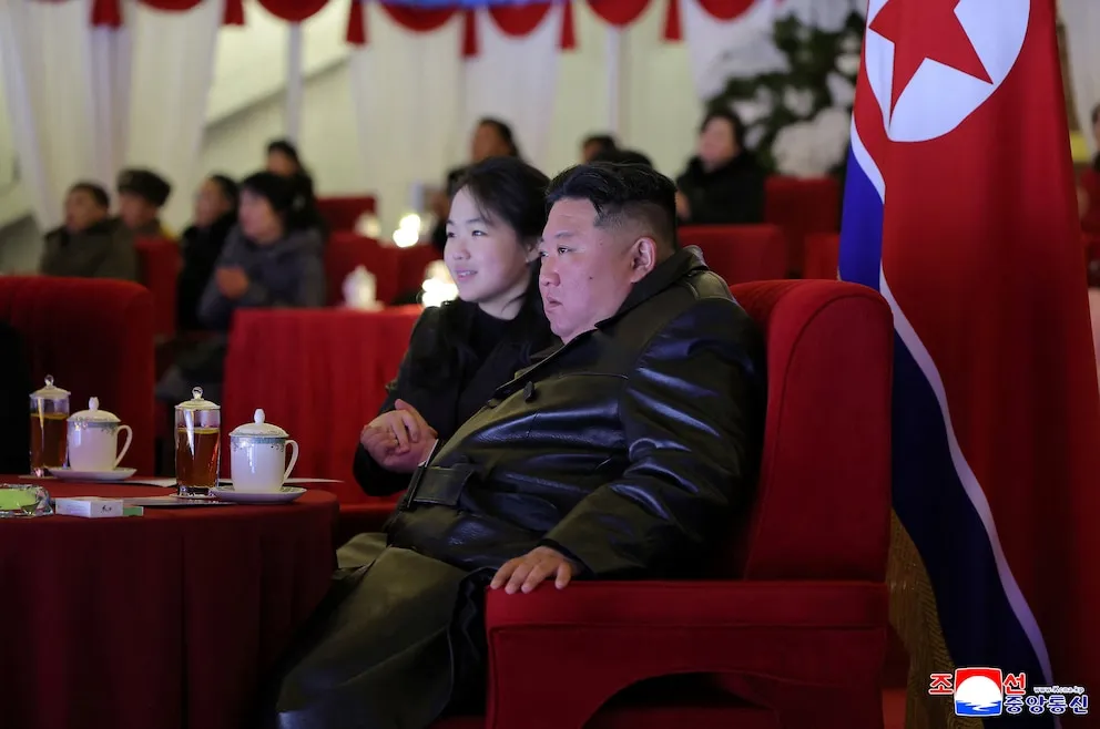 El ascenso de "La Amada": Kim Ju-ae reaparece junto a su padre en un acto cargado de simbolismo dinástico