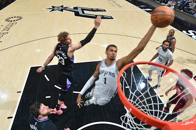 El Jazz mide fuerzas ante los Spurs en el punto medio de la temporada
