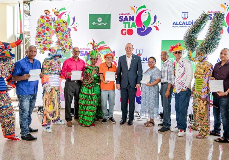 Alcaldía de Santiago entrega recursos a grupos de lechones para el Carnaval de Santiago 2026
