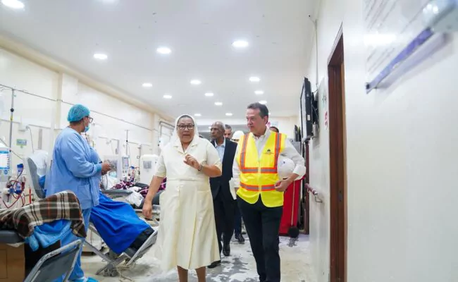 Ministro Ito Bisonó realiza primera visita al Hospital Padre Billini para evaluar estatus de la obra y definir ruta de culminación