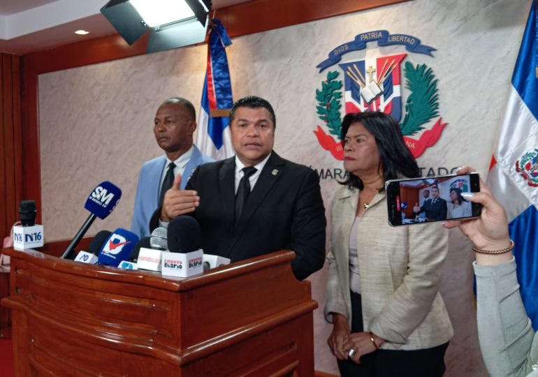 Tobías Crespo somete proyecto de ley para unificar en la DIGESETT a las entidades que regulan el tránsito vehicular