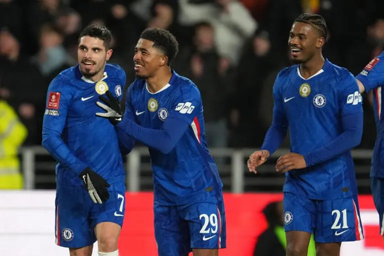 GRAVE DENUNCIA EN EL FÚTBOL INGLÉS: Cuatro jugadores de la Premier League sufren insultos racistas en redes sociales