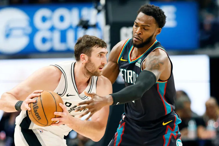 NBA: Los San Antonio Spurs vencen con autoridad a los Detroit Pistons en un duelo de alto impacto