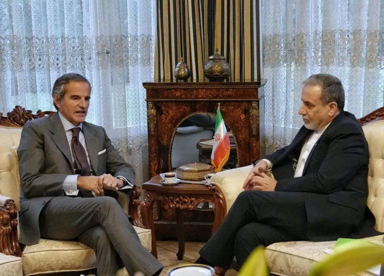 TENSIÓN EN EL SUMINISTRO GLOBAL: Irán cierra el Estrecho de Ormuz por maniobras militares