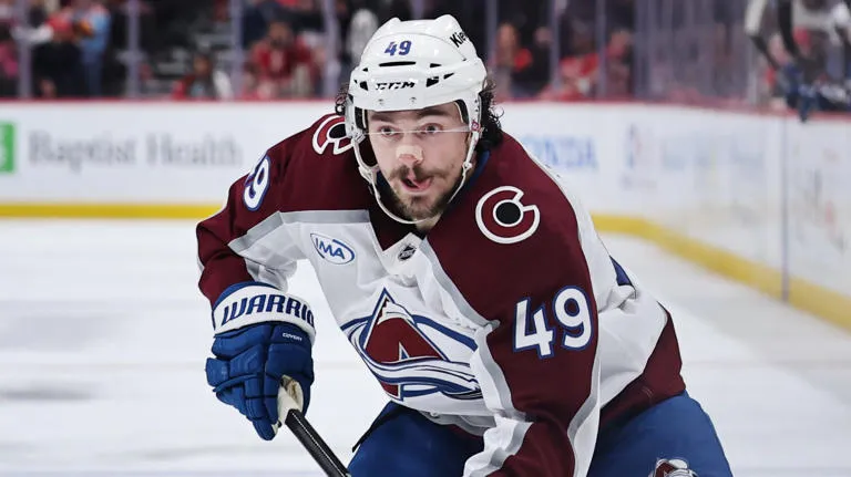 NHL: Colorado Avalanche enfrenta duras decisiones tras el ajuste del tope salarial