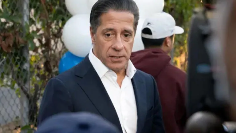 EDUCACIÓN: El FBI allana la sede del Distrito Escolar de Los Ángeles y la casa del superintendente