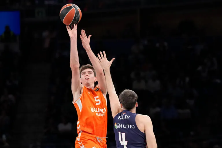 El Valencia Basket bate el récord de anotación en una primera parte de la Euroliga ante el Baskonia