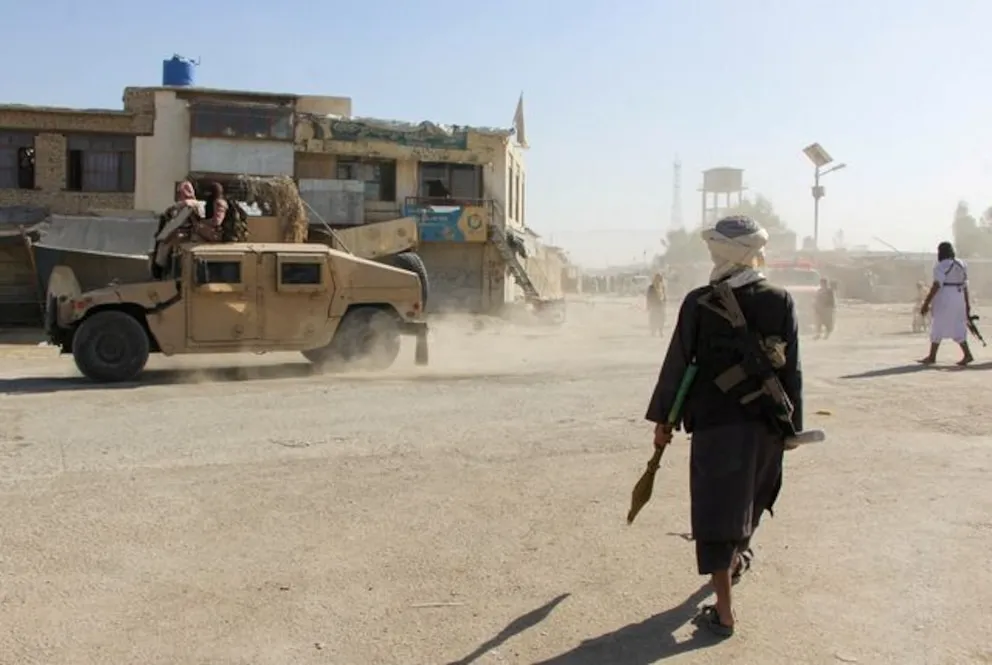 ¡GUERRA EN LA FRONTERA! Fuertes explosiones sacuden Kabul tras el estallido del conflicto entre Afganistán y Pakistán