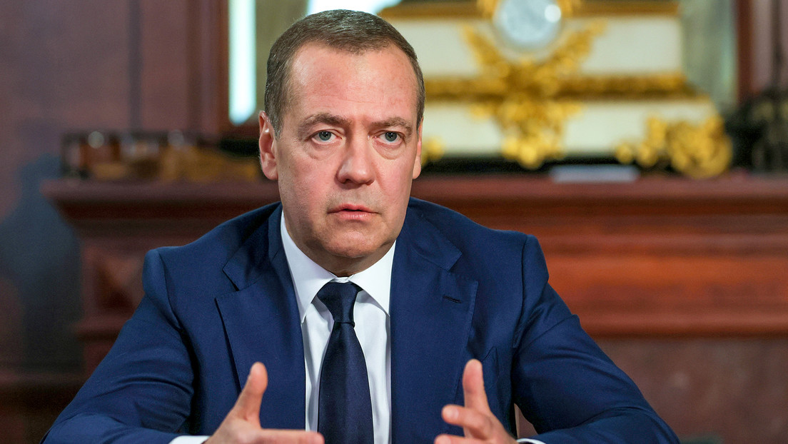 Medvédev: Armar nuclearmente a Kiev convertirá a París y Londres en objetivos legítimos
