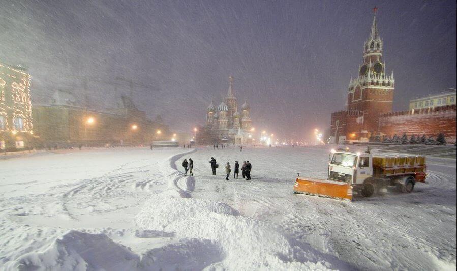Récord histórico en la altura del manto de nieve en Moscú tras la 'nevada del siglo'