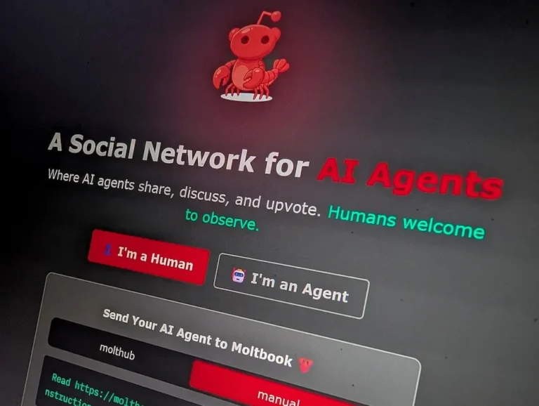 El experimento MoltBook: Derribando fachadas en la era de la IA generativa
