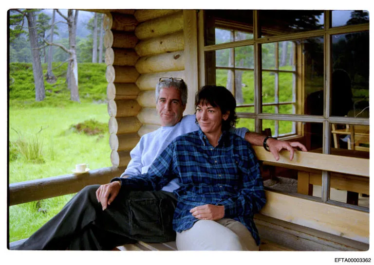 Silencio en el Congreso: Ghislaine Maxwell se acoge a la Quinta Enmienda y pide un indulto