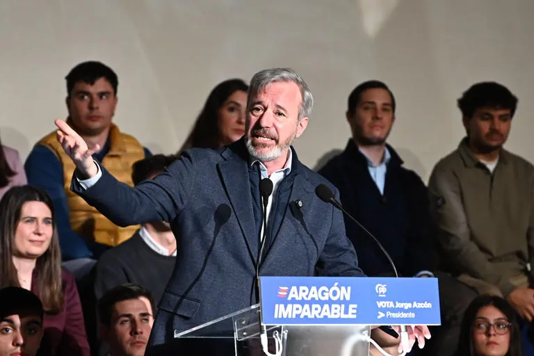 Jorge Azcón: El líder del PP que busca consolidar su mandato en Aragón
