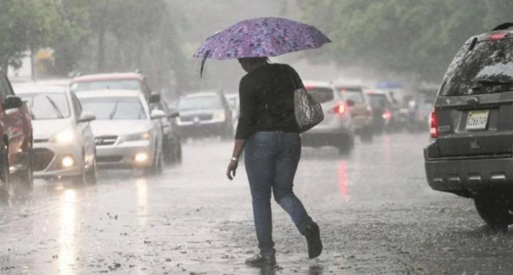 Aguaceros intensos y tormentas eléctricas afectarán varias provincias por incidencia de sistema frontal