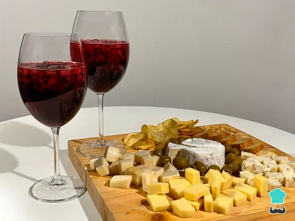 Vino con frutilla