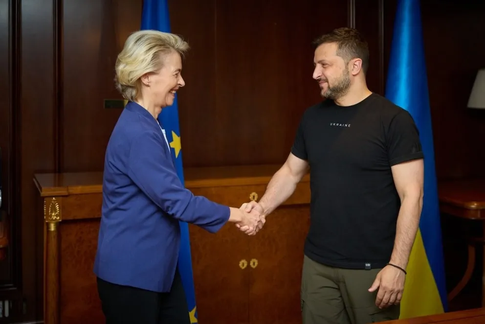¡ENCUENTRO CRÍTICO! Von der Leyen y Zelenski se unen para desbloquear la ayuda de 90.000 millones