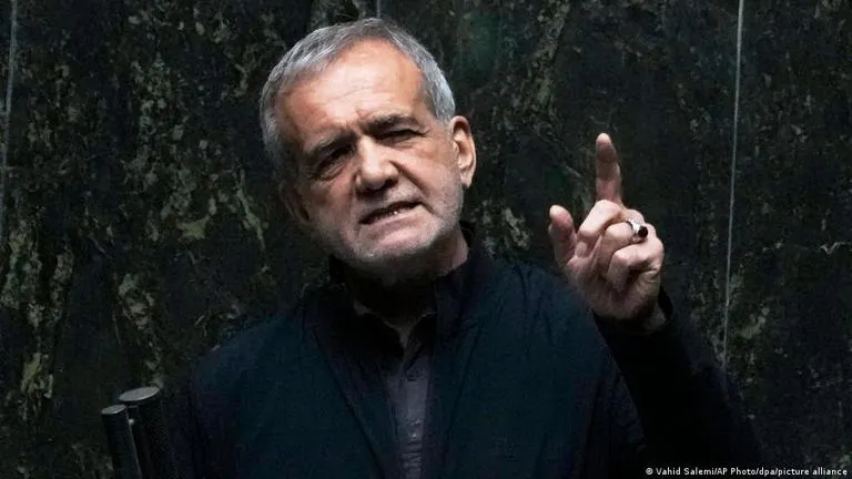 RESISTENCIA Y DIPLOMACIA: El presidente de Irán descarta la rendición y pide disculpas a sus vecinos