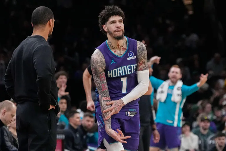 ¡HAY SORPRESA EN LA NBA! Kon Knueppel lidera la paliza de los Hornets sobre los Celtics