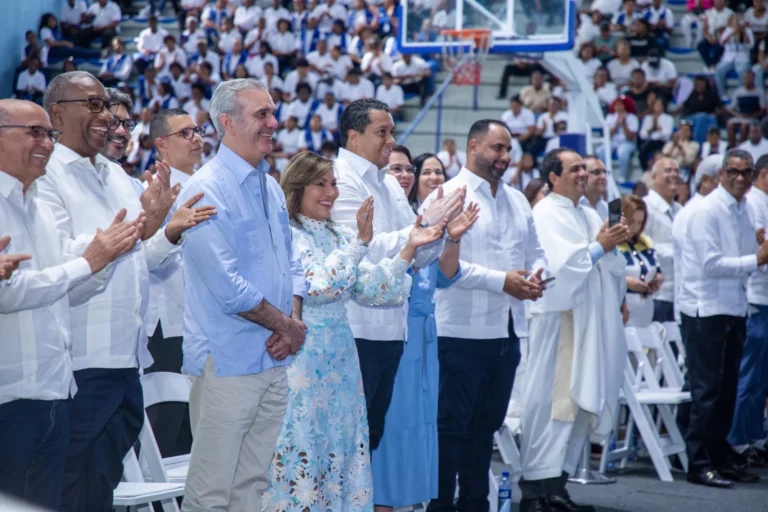 Presidente Abinader encabeza XII graduación del programa Oportunidad 14-24; más de 4 mil jóvenes se convierten en técnicos