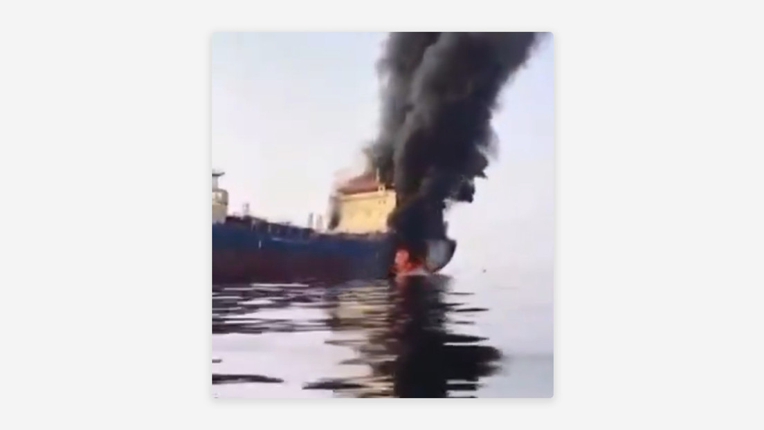 Buque petrolero se incendia tras ser atacado cerca de la costa de Omán