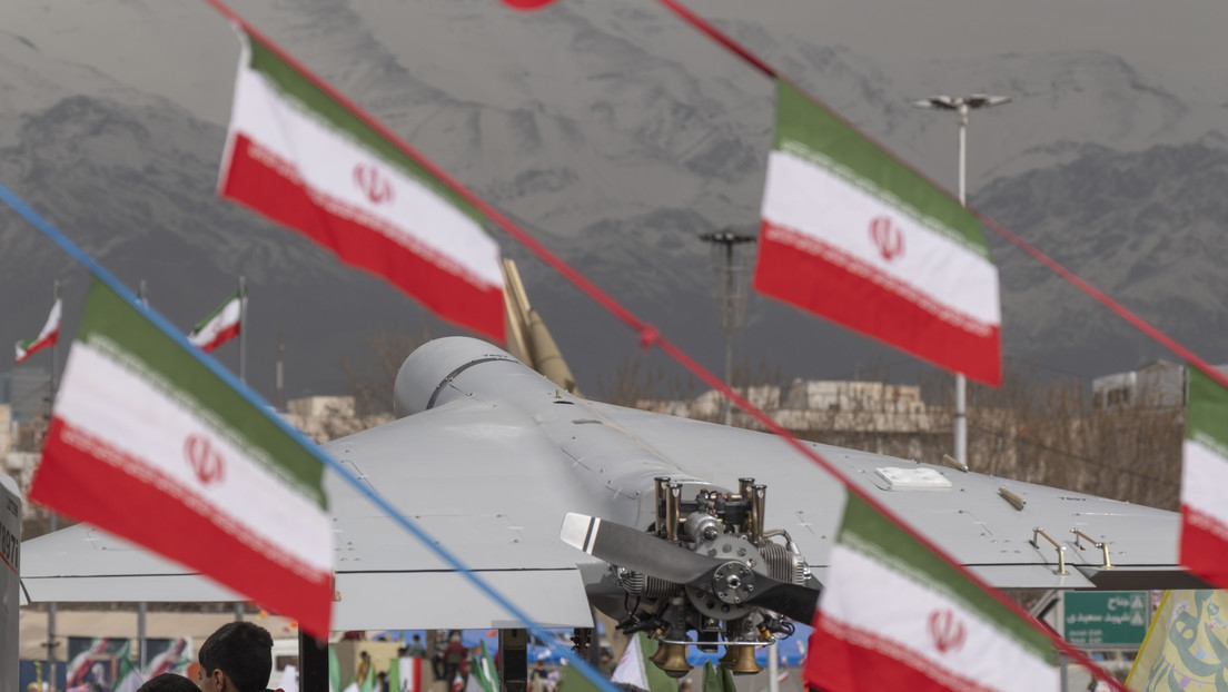 Irán afirma haber atacado con éxito una base de EE.UU. en los Emiratos Árabes Unidos