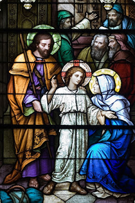 PALABRA DE DIOS JUEVES DE LECTURA "Hijo mío, ¿por qué te has portado así con nosotros? Tu padre y yo te hemos estado buscando llenos de angustia".