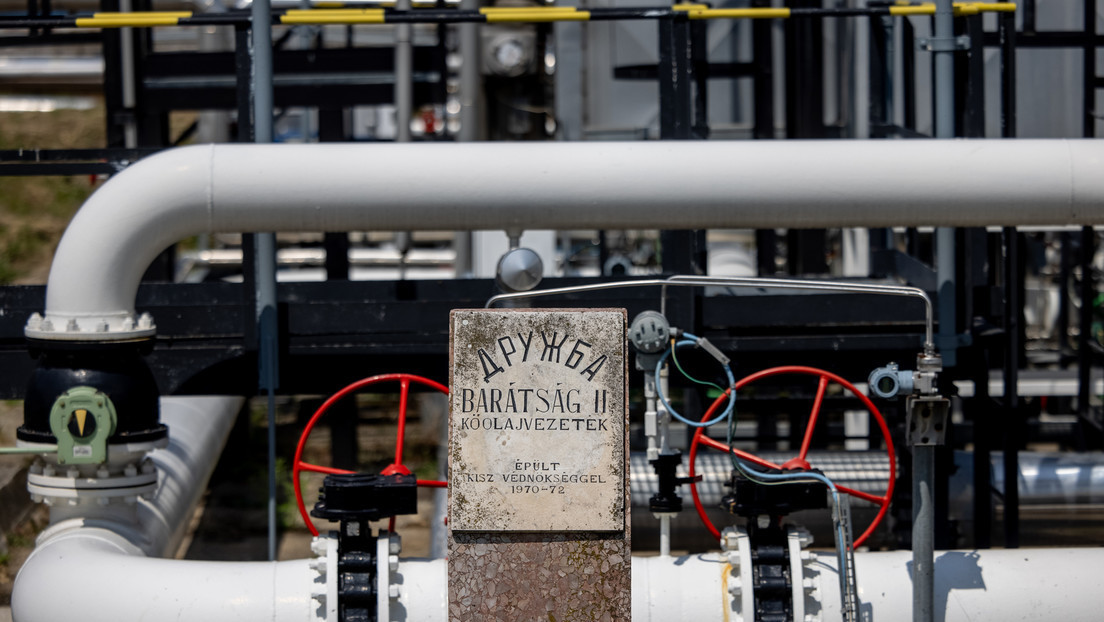 La UE insta a Ucrania a dar acceso a un oleoducto que transporta petróleo ruso