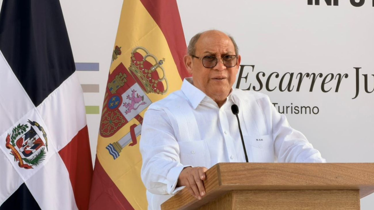 Ministro Santos Badía afirma que el Gobierno impulsa una revolución educativa en la República Dominicana