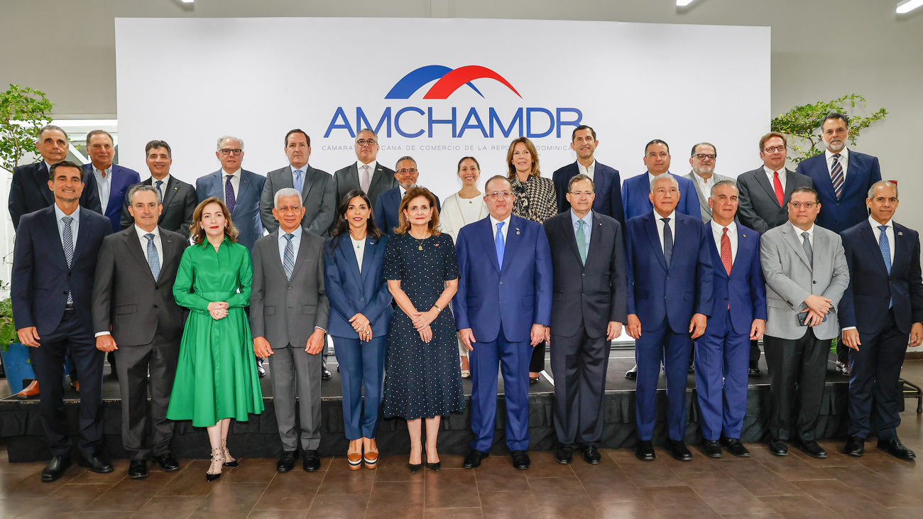 Ministro de Hacienda y Economía destaca el firme compromiso del Gobierno para potenciar el crecimiento económico