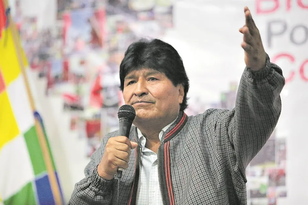 ¡Evo Morales fuera del Congreso! Bolivia ordena retirar su busto y prohíbe que regrese jamás
