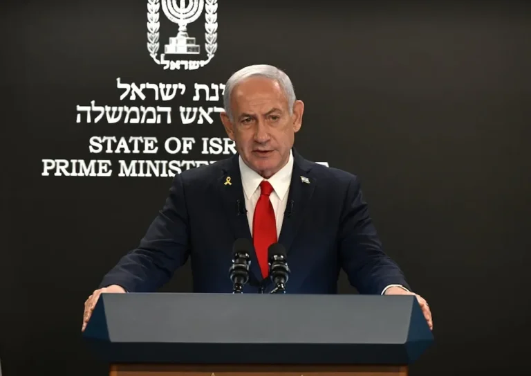 Operación "Furia Épica" – EE. UU. e Israel intensifican la ofensiva tras la caída de Jamenei