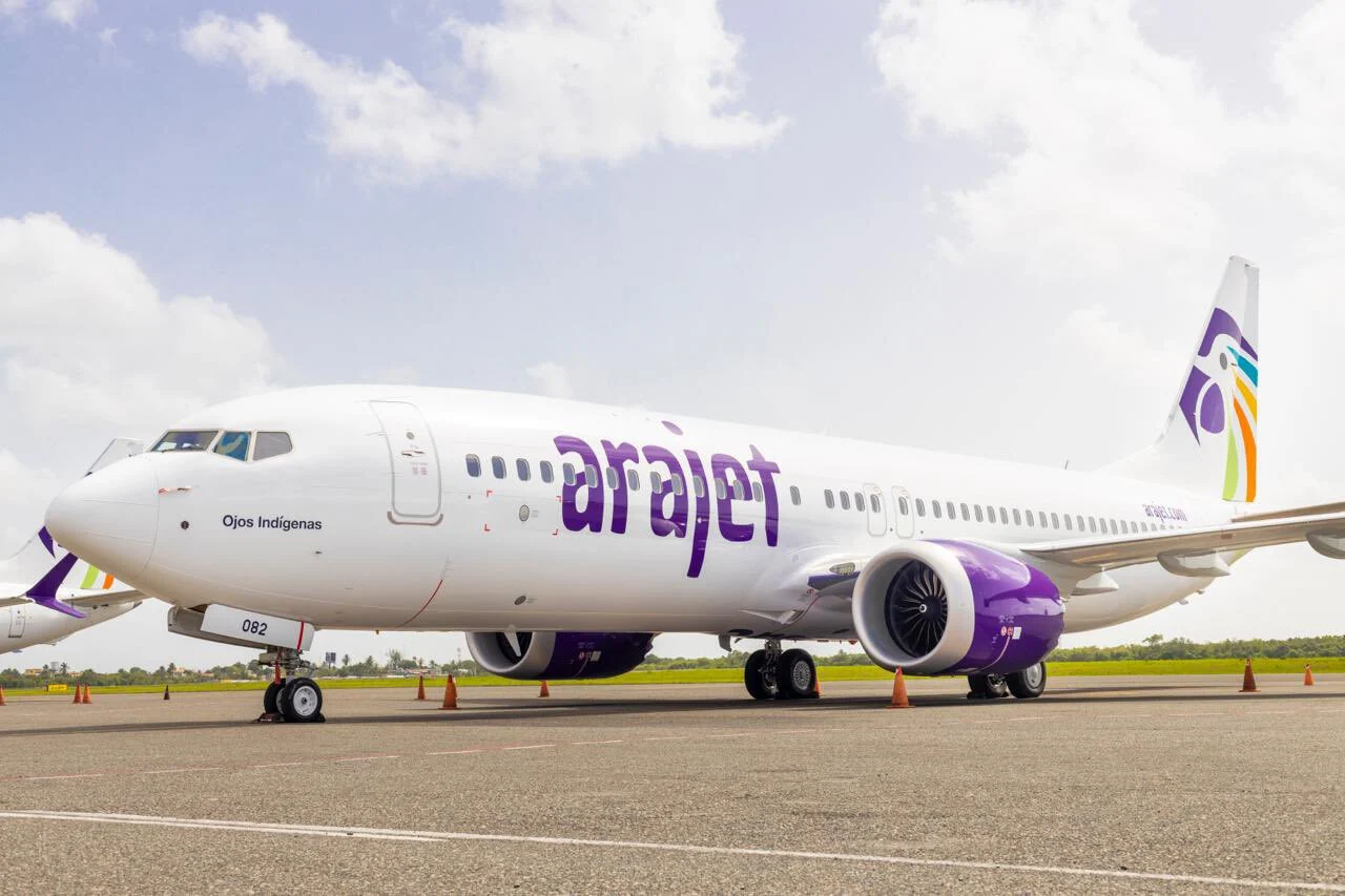 Arajet recibe su nuevo avión 14 «Salto de Jimenoa»