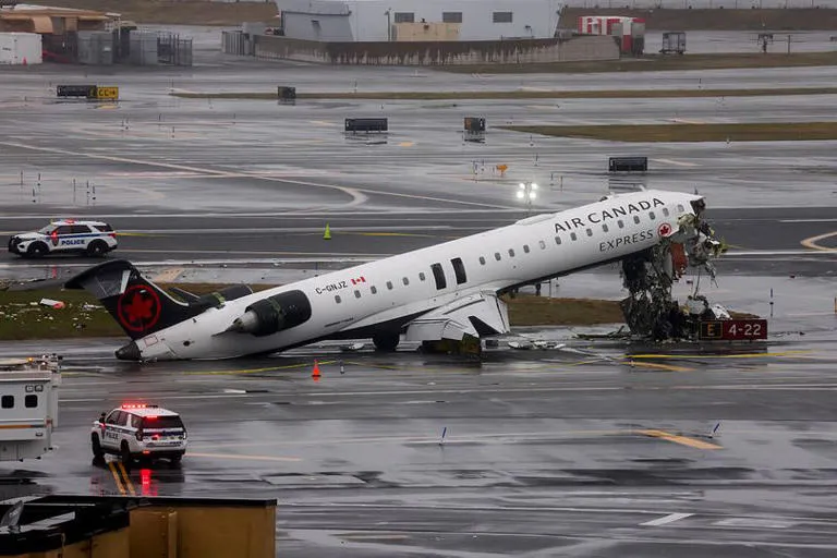 Crisis en Air Canada: Destituyen a su director ejecutivo tras polémica por mensaje de condolencias en inglés