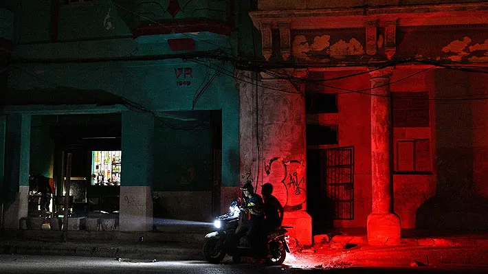 Cuba logra reconectar su red eléctrica tras apagón total, pero la estabilidad sigue en riesgo